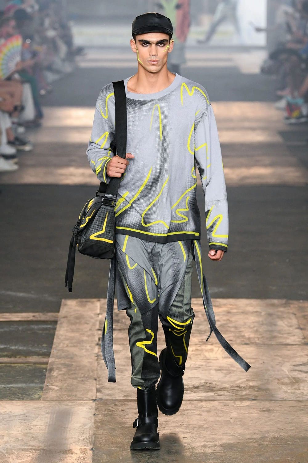 Moschino Homme Printemps Été 2023 Runway Magazine