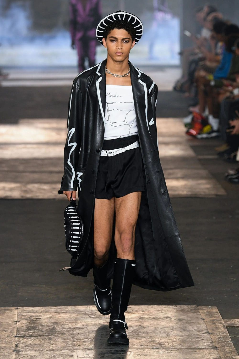 Moschino Homme Printemps Été 2023 Runway Magazine