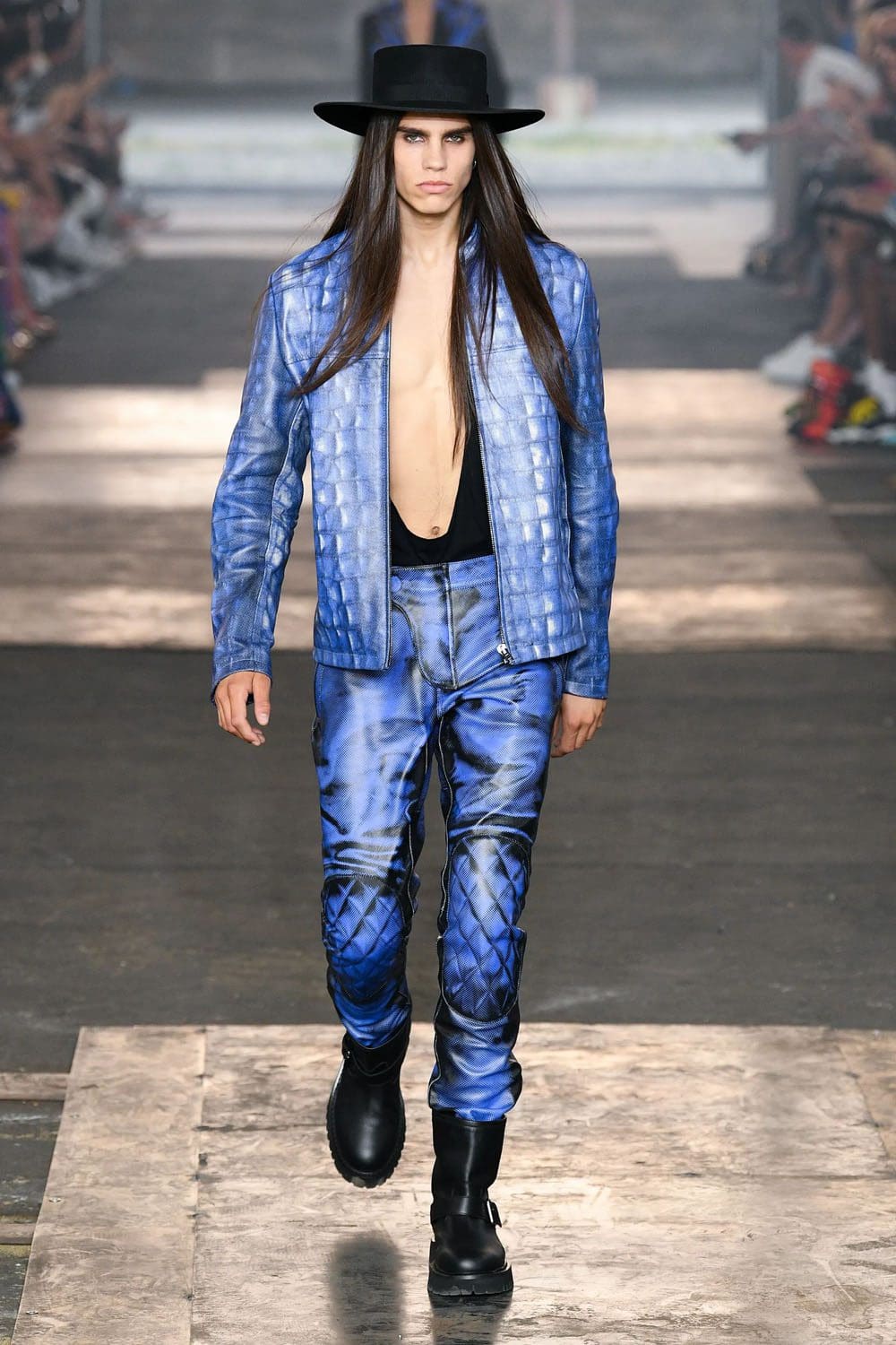 Moschino Homme Printemps Été 2023 Runway Magazine