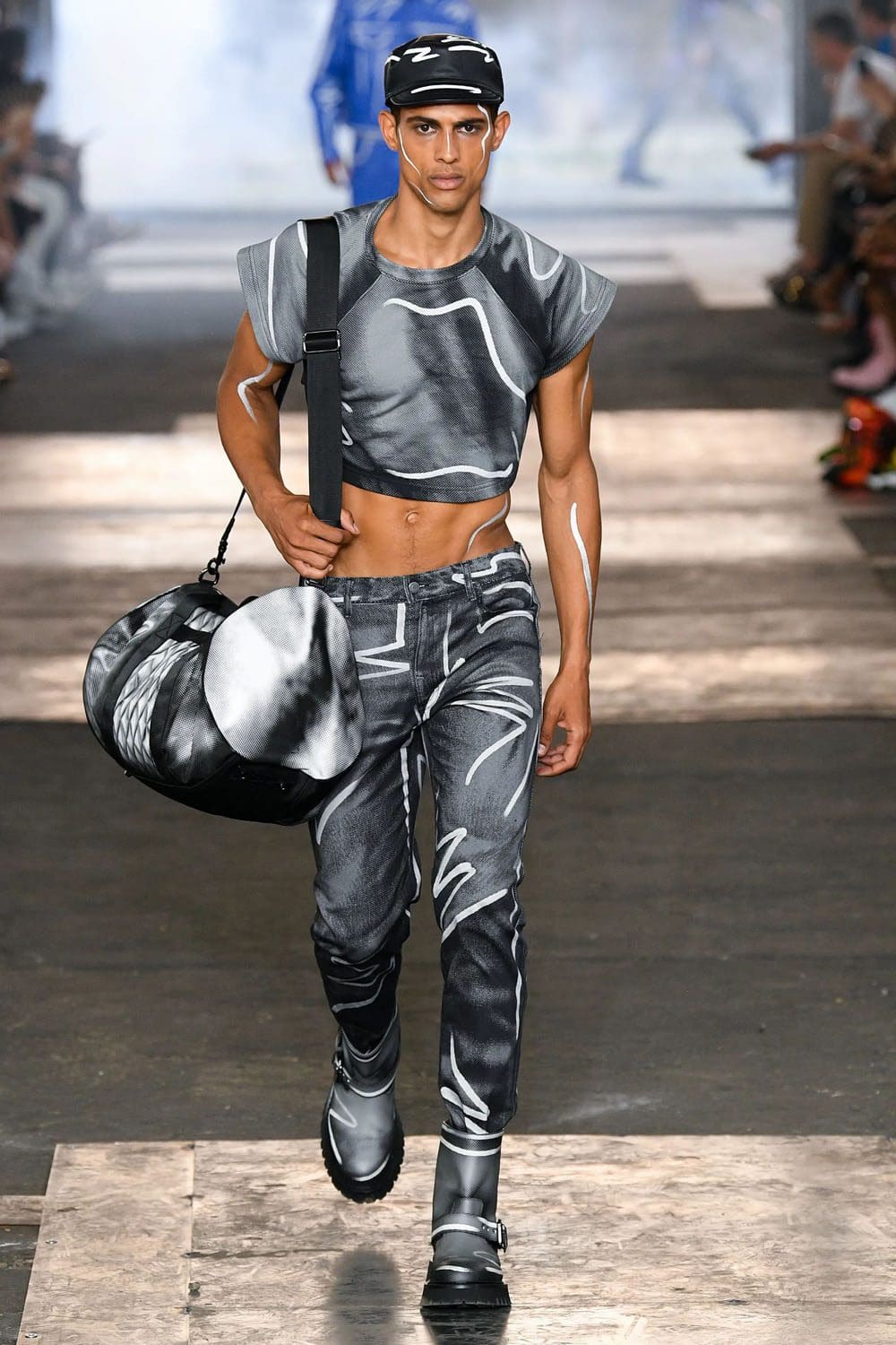 Moschino Homme Printemps Été 2023 Runway Magazine