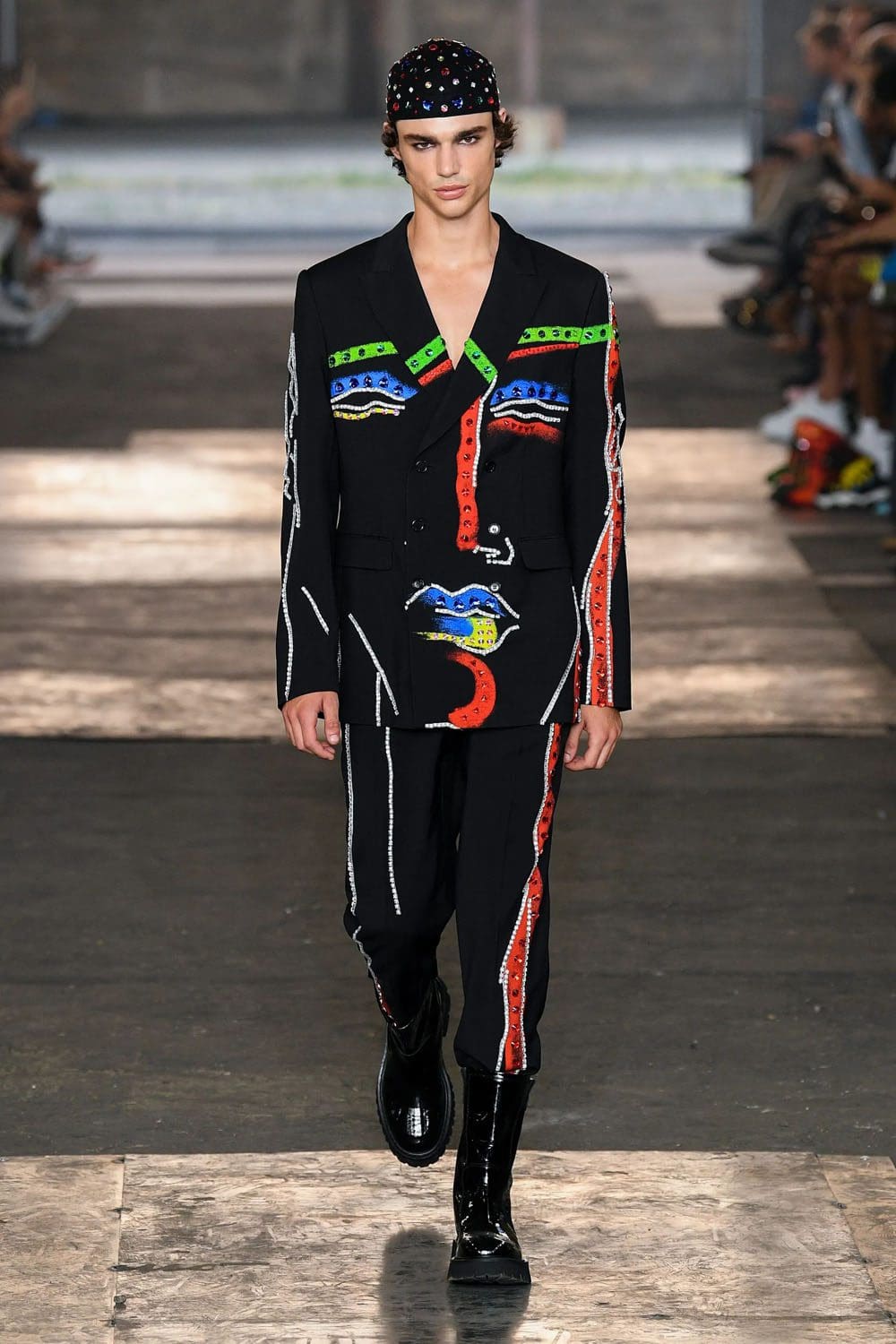 Moschino Homme Printemps Été 2023 Runway Magazine