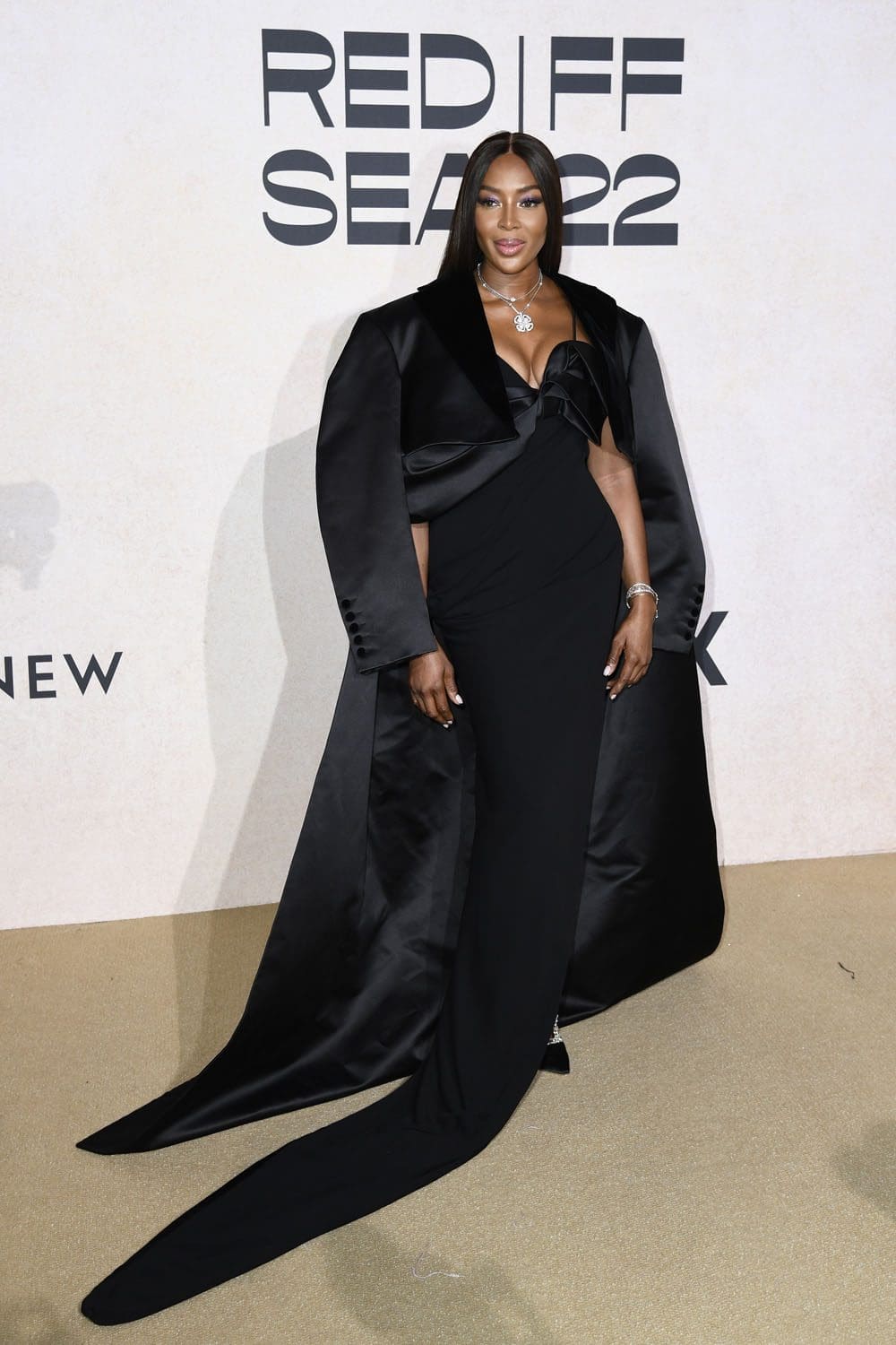 Naomi Campbell in Schiaparelli bei der amfAR Gala Cannes 2022 Runway Magazin
