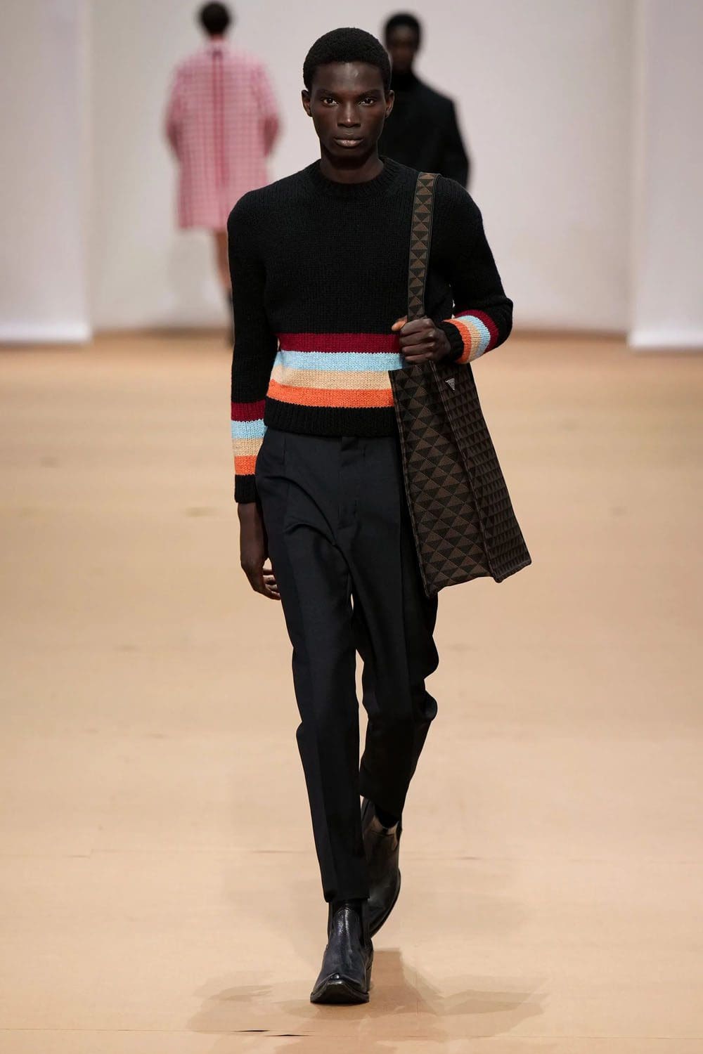 Prada Herren Frühling Sommer 2023 Runway Magazin