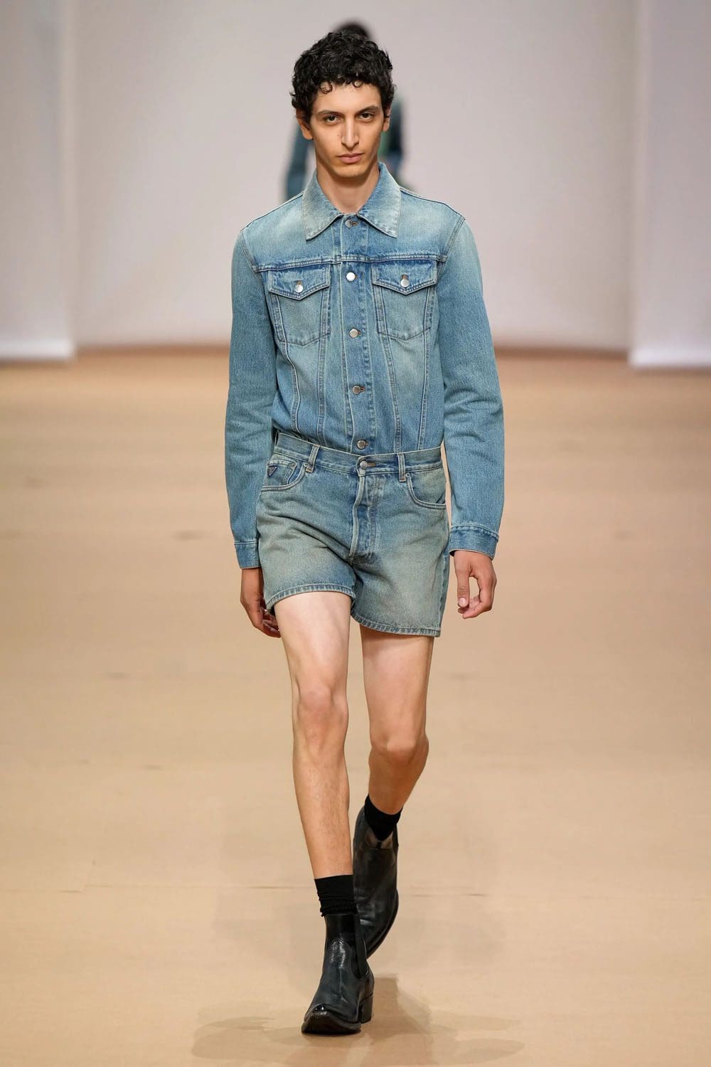 Prada Herren Frühling Sommer 2023 Runway Magazin