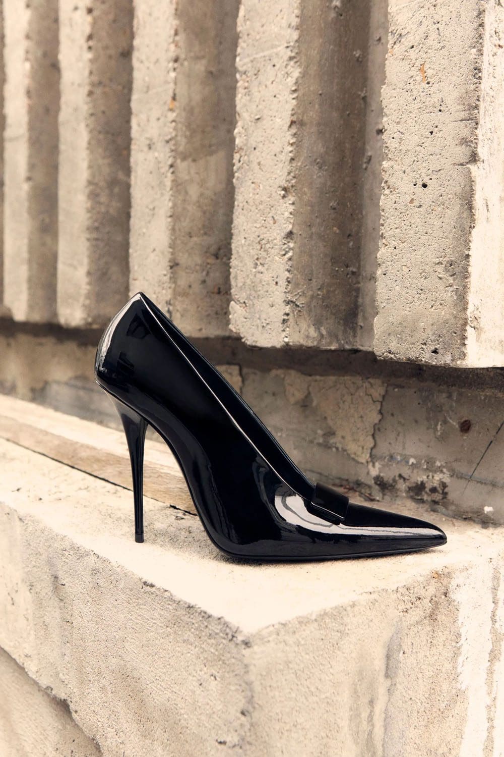 Saint Laurent Pre-Autunno 2022 Runway Magazine