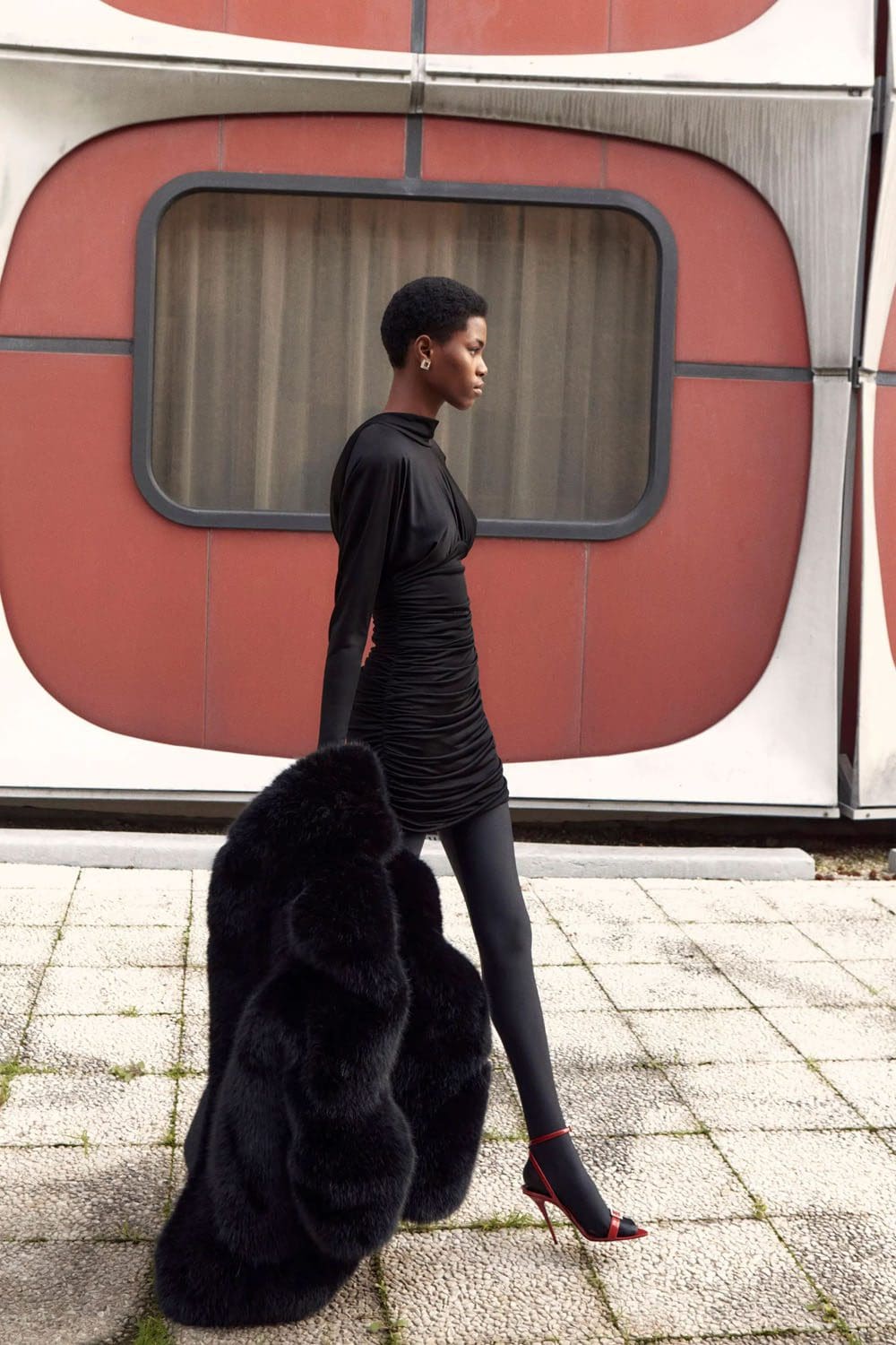 Saint Laurent Pre-Autunno 2022 Runway Magazine