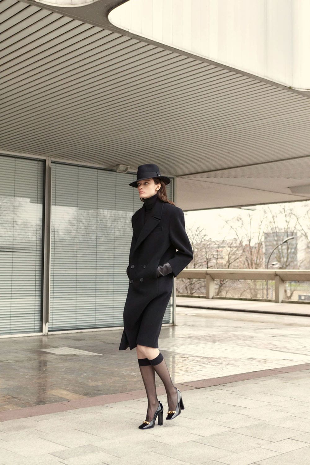 Saint Laurent Pre-Autunno 2022 Runway Magazine