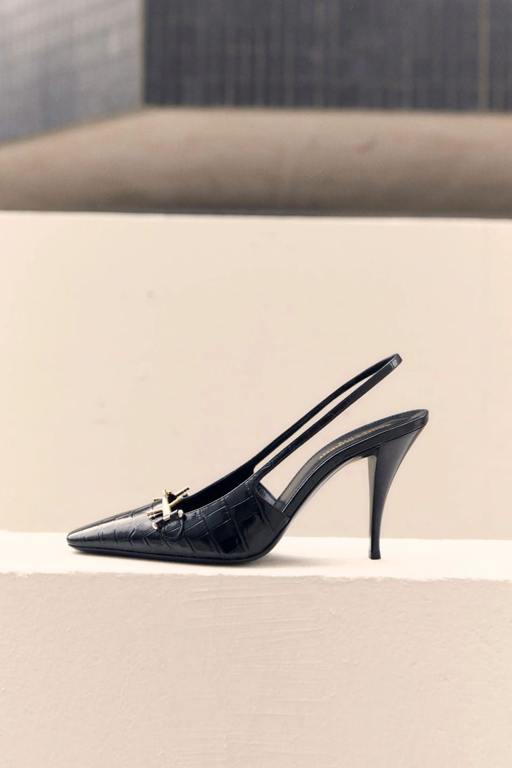 Saint Laurent Pre-Autunno 2022 Runway Magazine