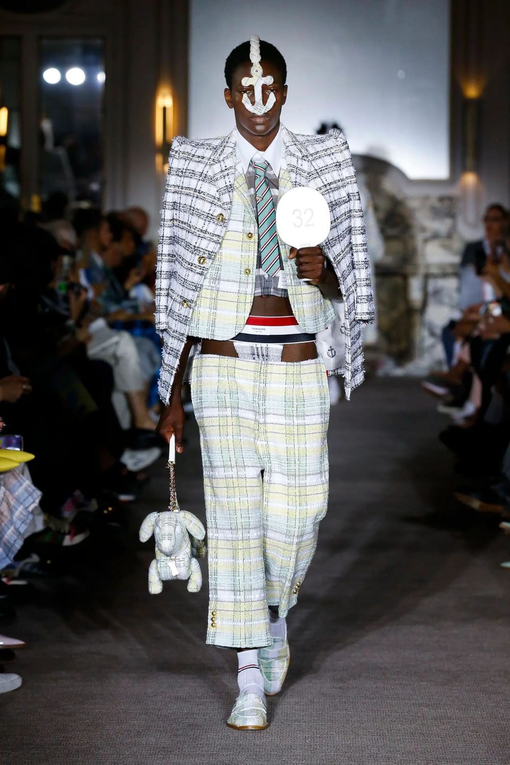 トムブラウン2023年春夏 Runway Magazineに