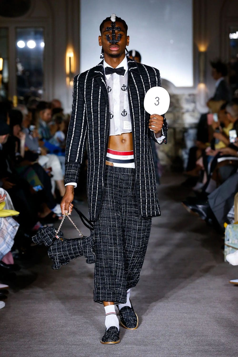 トムブラウン2023年春夏 Runway Magazineに