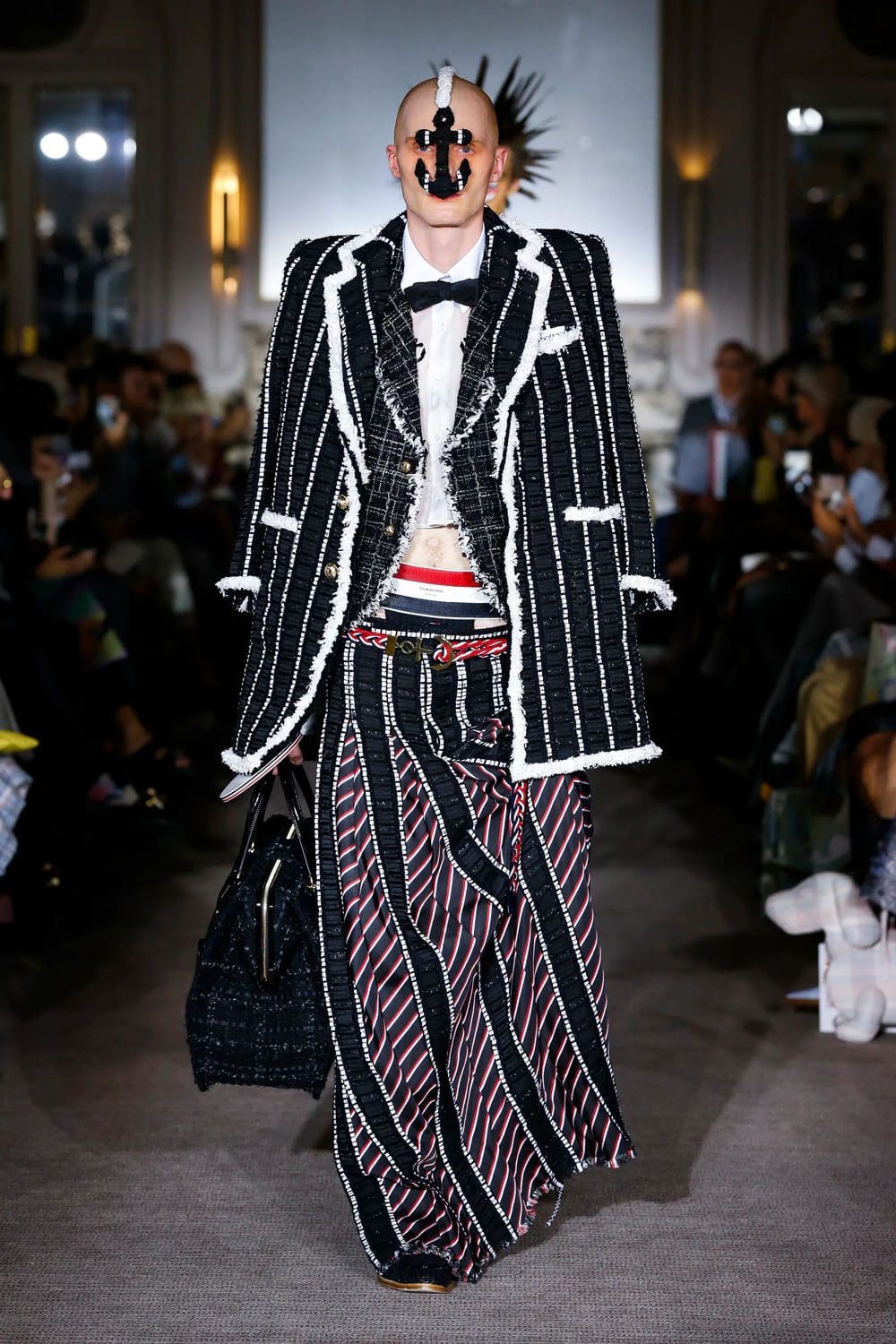 トムブラウン2023年春夏 Runway Magazineに