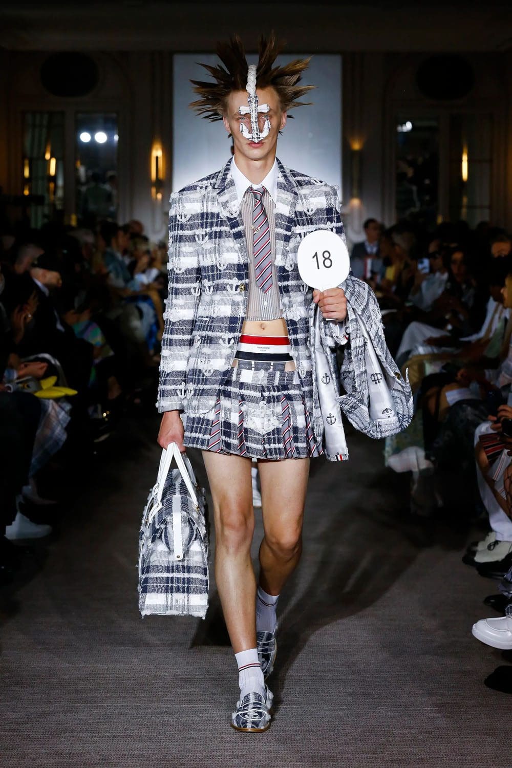 トムブラウン2023年春夏 Runway Magazineに