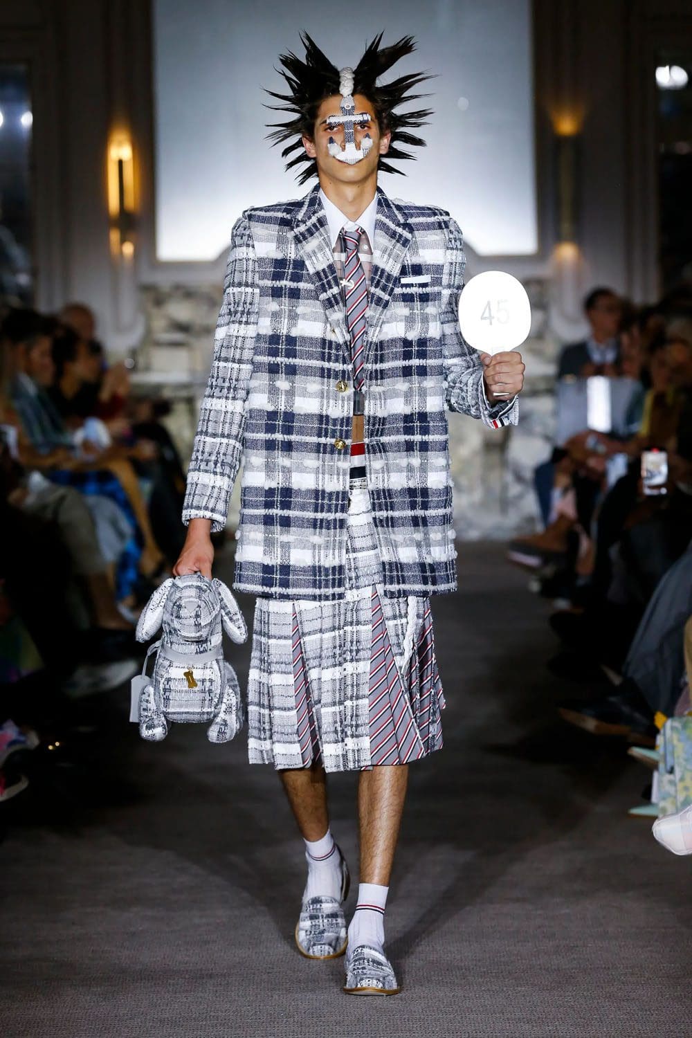 トムブラウン2023年春夏 Runway Magazineに