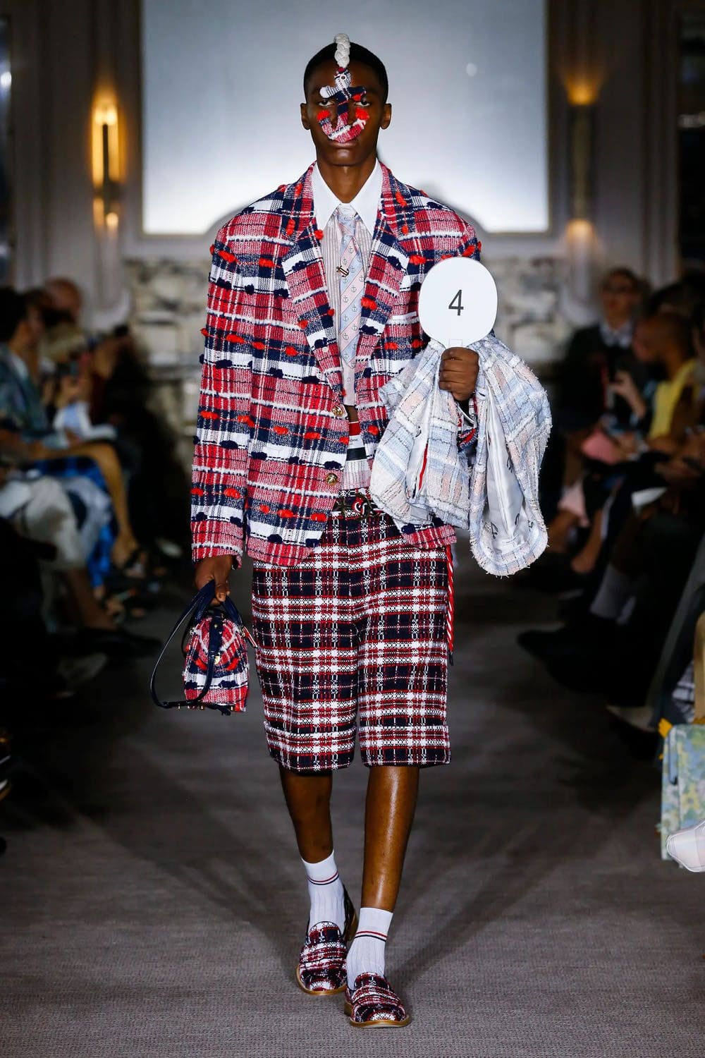 トムブラウン2023年春夏 Runway Magazineに