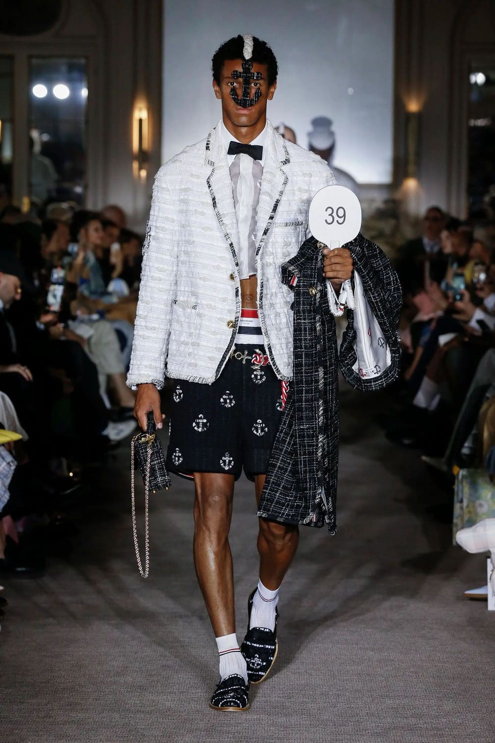 トムブラウン2023年春夏 Runway Magazineに