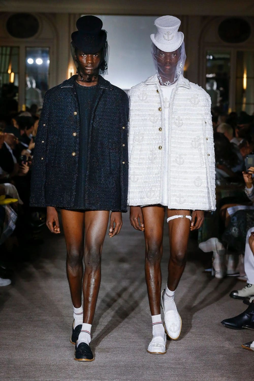 トムブラウン2023年春夏 Runway Magazineに