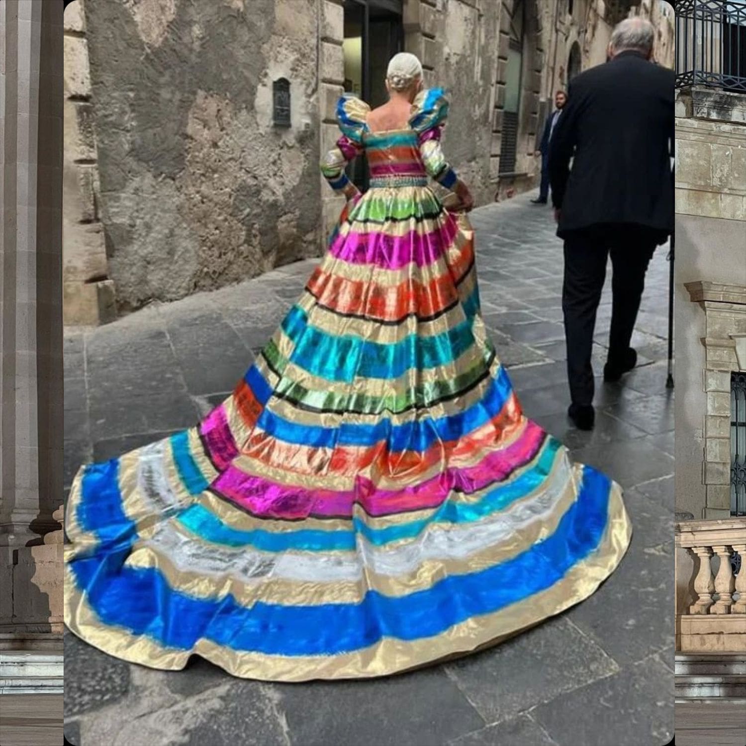 Хелен Миррен в Dolce Gabbana Siracusa Alta Moda 2022 Runway Журнал