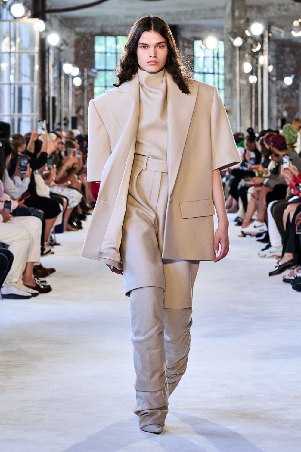 Alexandre Vauthier Alta Costura Outono Inverno 2022-2023 Runway revista