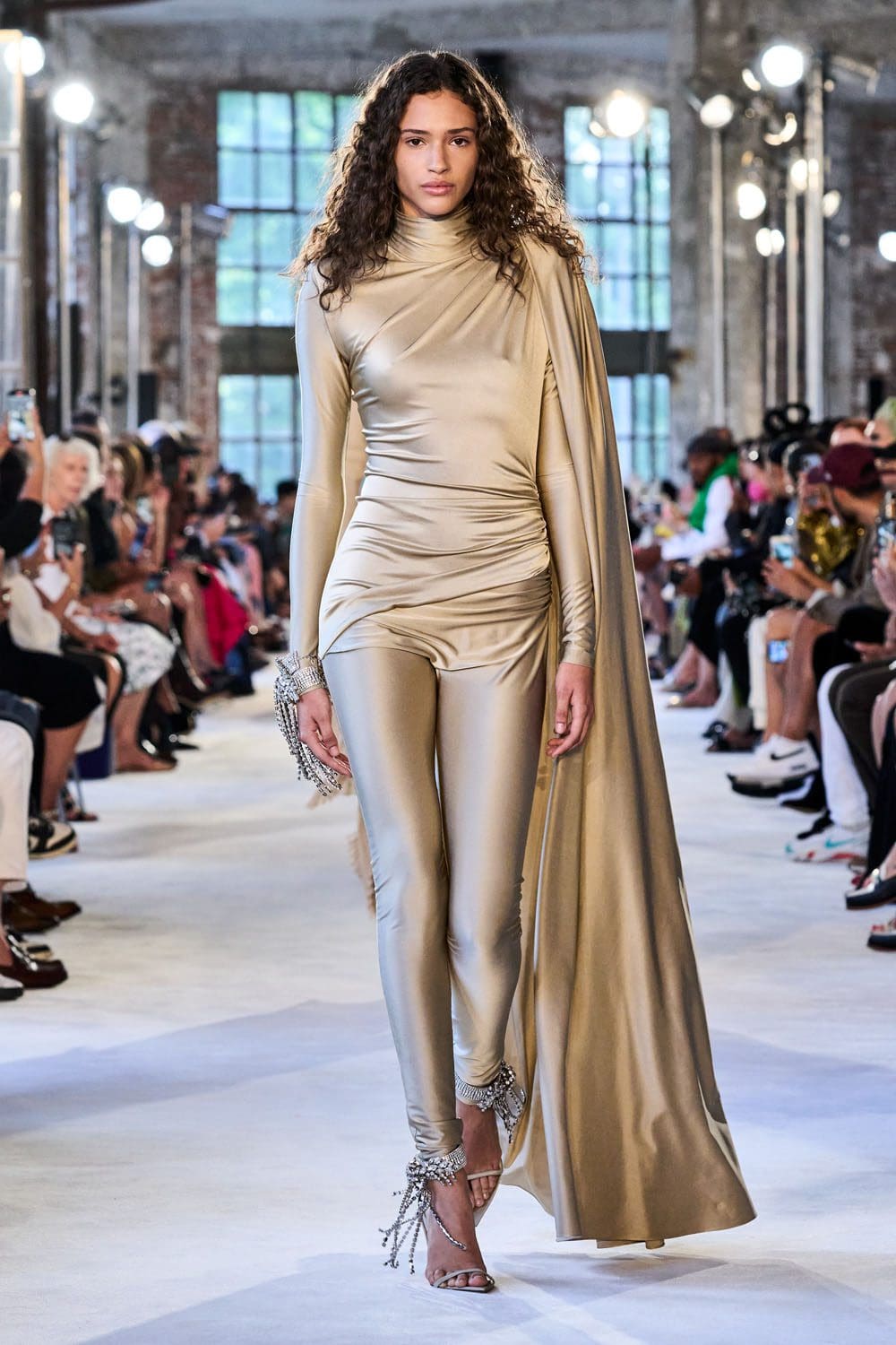Alexandre Vauthier Alta Costura Outono Inverno 2022-2023 Runway revista