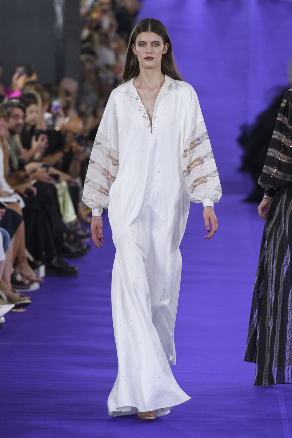 アレクシマビーユオートクチュール2022年から2023年秋 Runway Magazineに