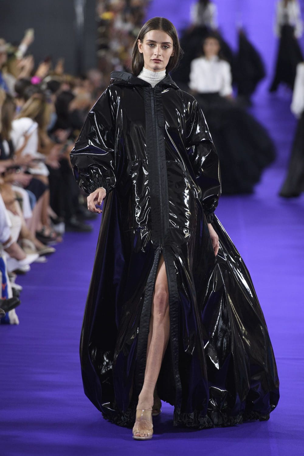 アレクシマビーユオートクチュール2022年から2023年秋 Runway Magazineに