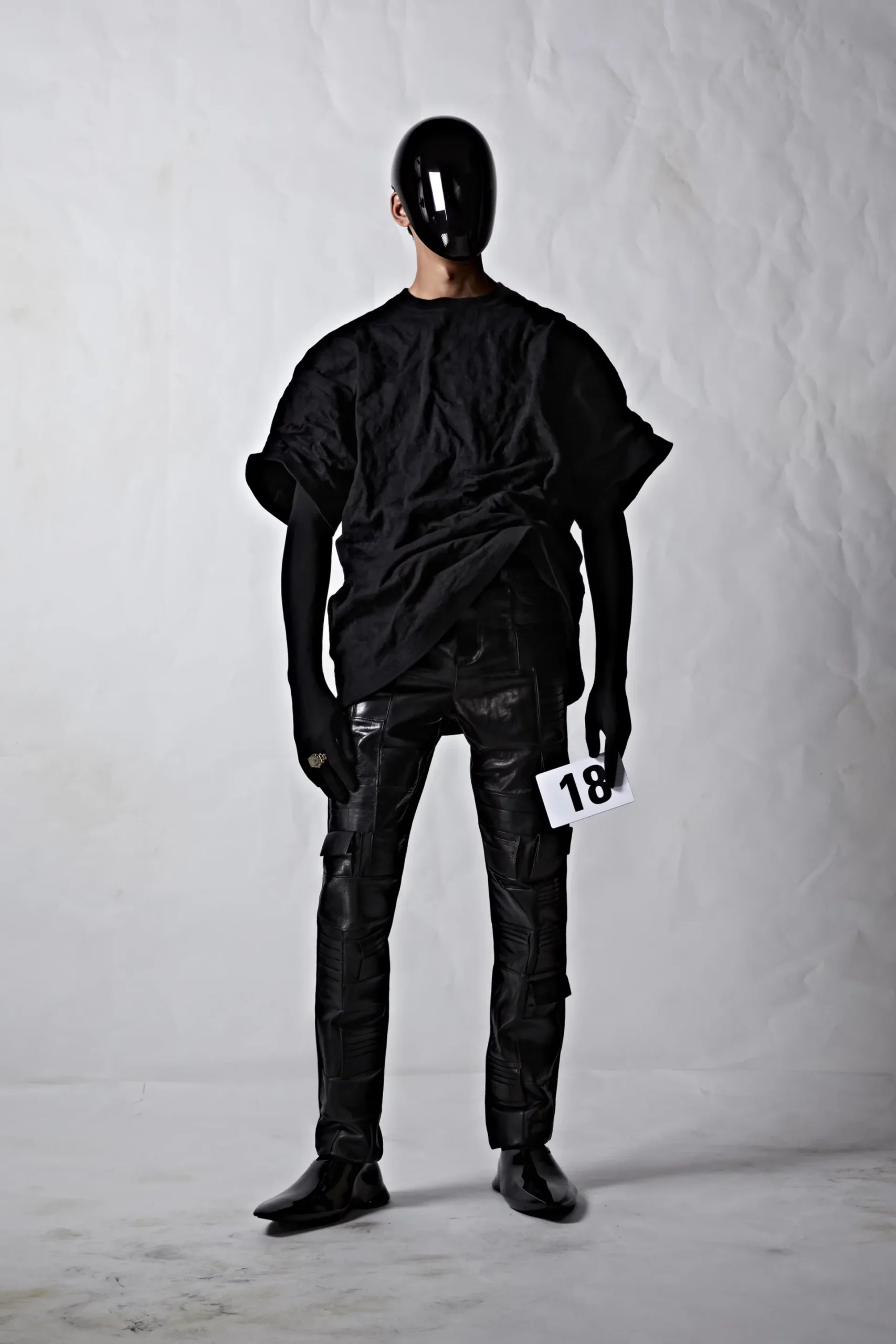 Balenciaga 2022-2023 秋冬高级定制时装 Runway 杂志