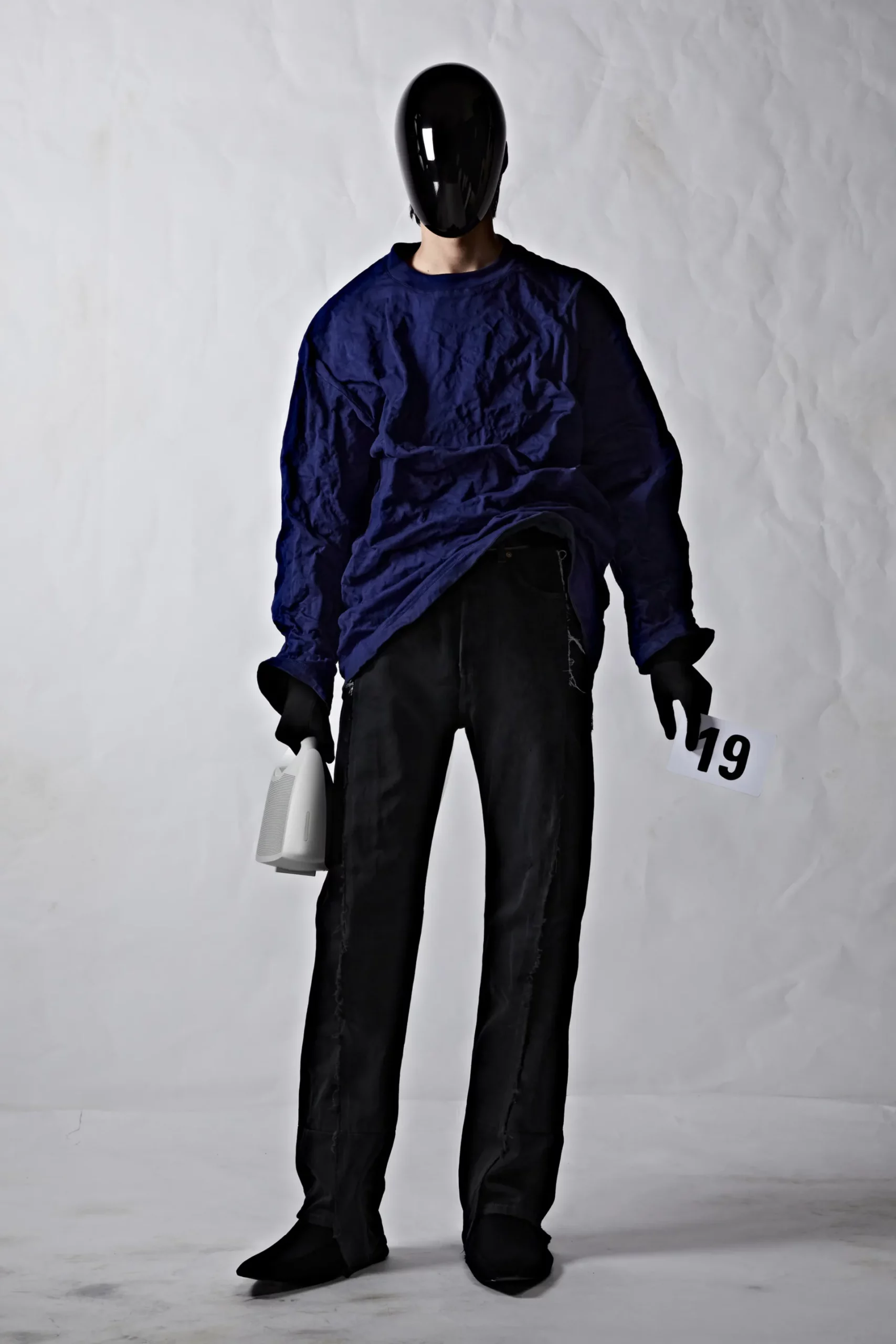 Balenciaga 2022-2023 秋冬高级定制时装 Runway 杂志