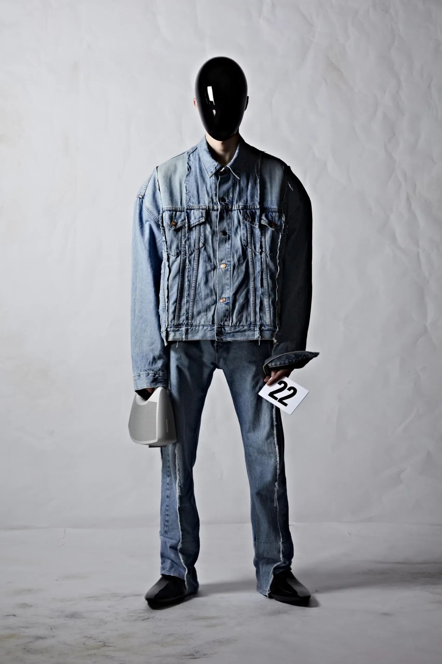 Balenciaga 2022-2023 秋冬高级定制时装 Runway 杂志