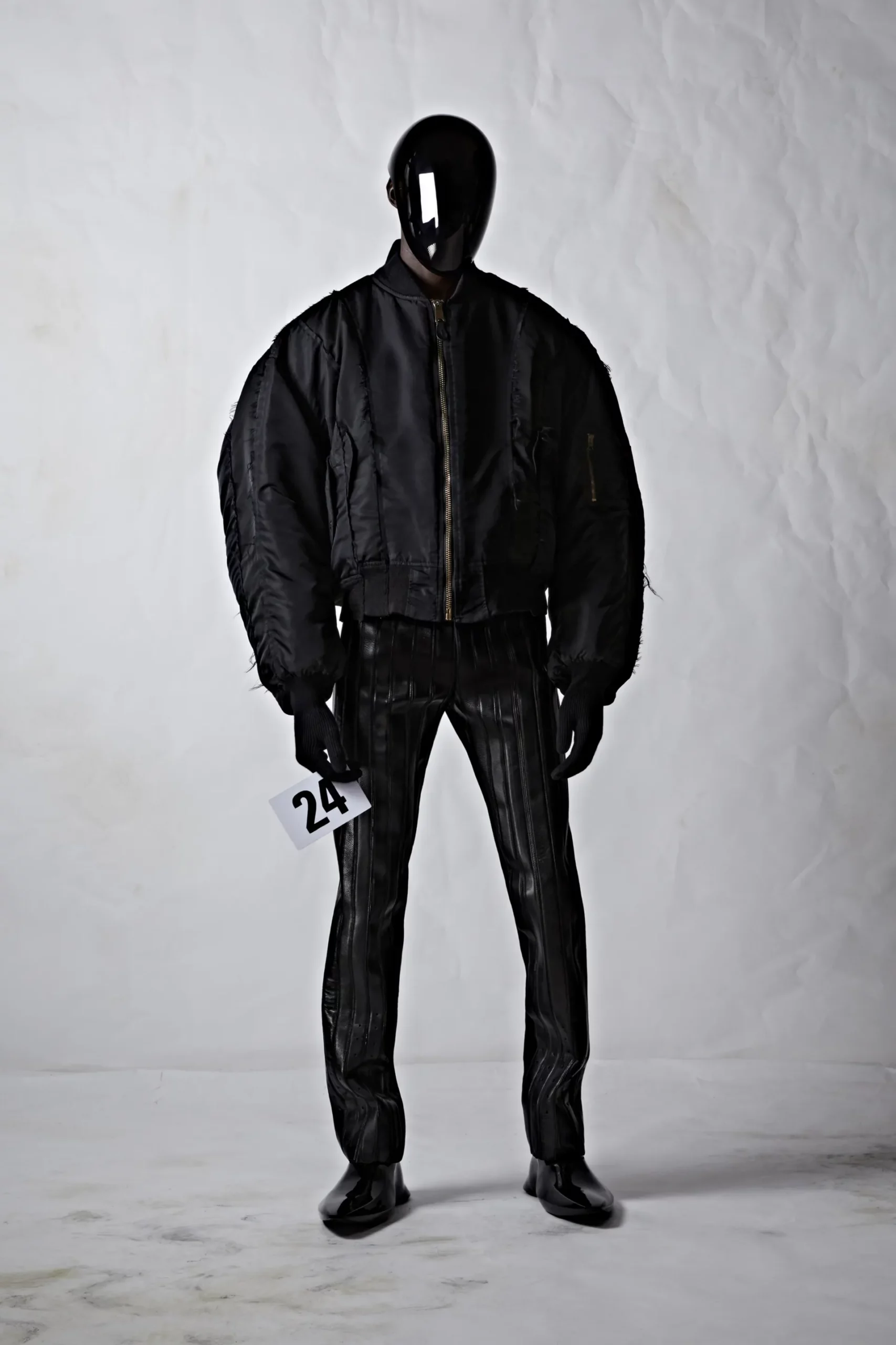 Balenciaga 2022-2023 秋冬高级定制时装 Runway 杂志