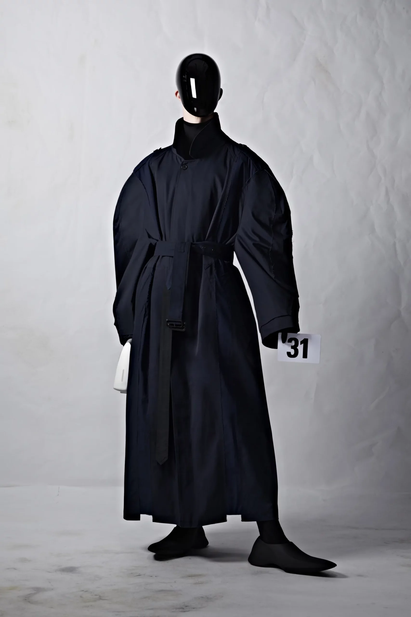 Balenciaga 2022-2023 秋冬高级定制时装 Runway 杂志