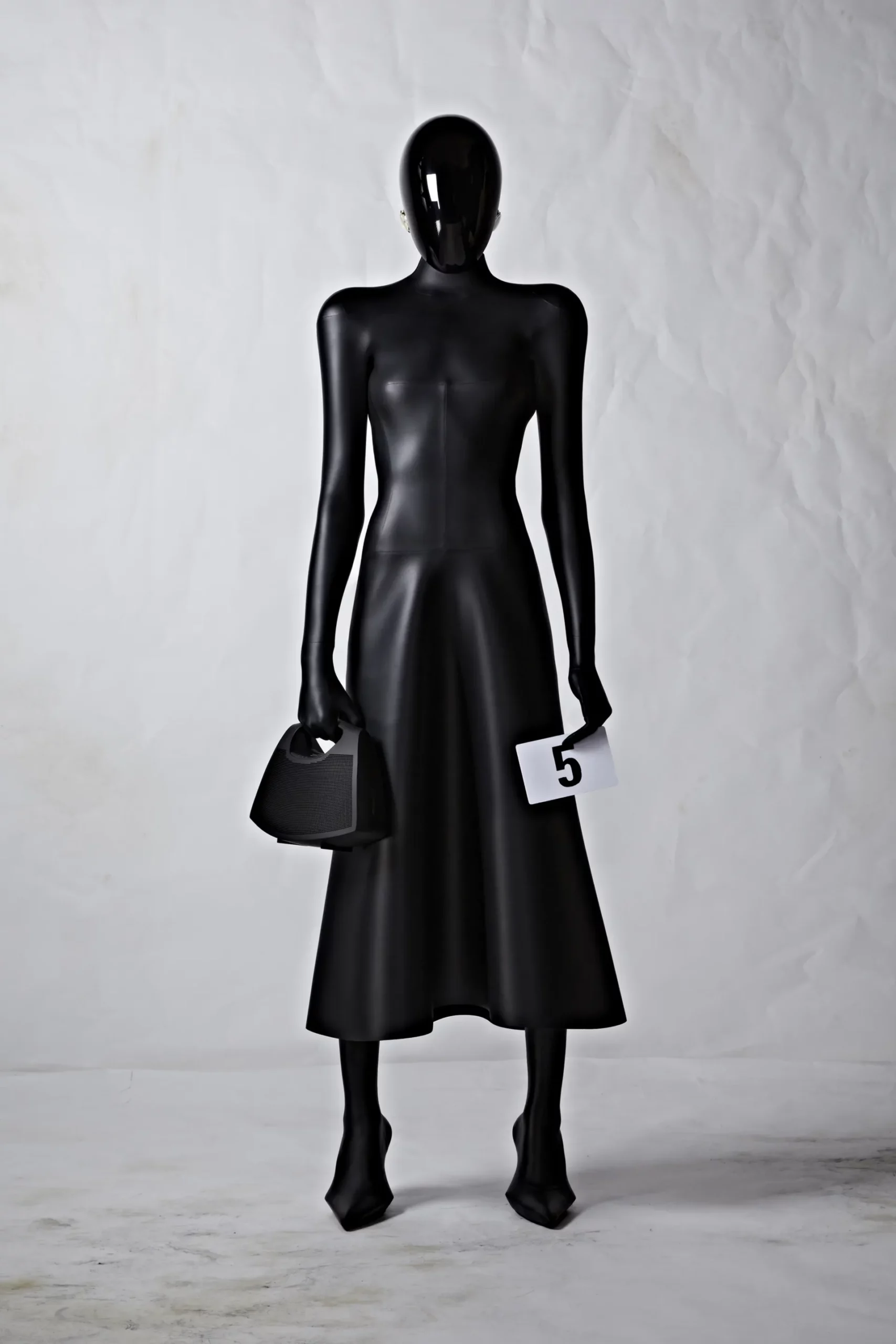 Balenciaga 2022-2023 秋冬高级定制时装 Runway 杂志