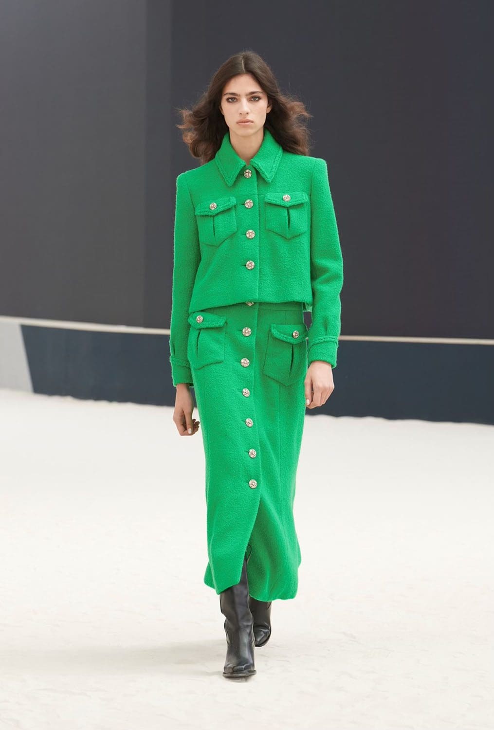 Chanel Haute Couture Outono Inverno 2022-2023 Runway revista