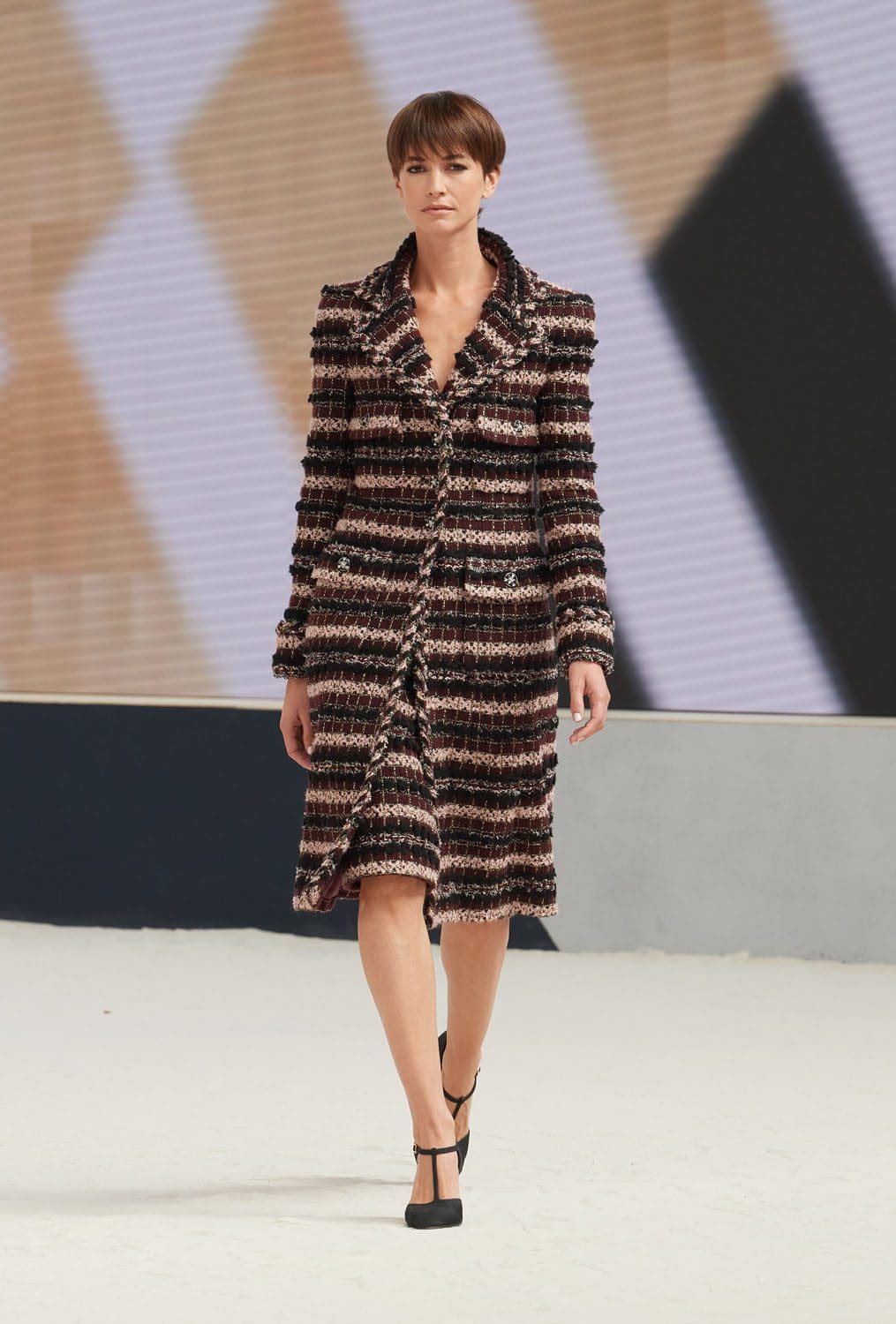 Chanel Haute Couture Outono Inverno 2022-2023 Runway revista