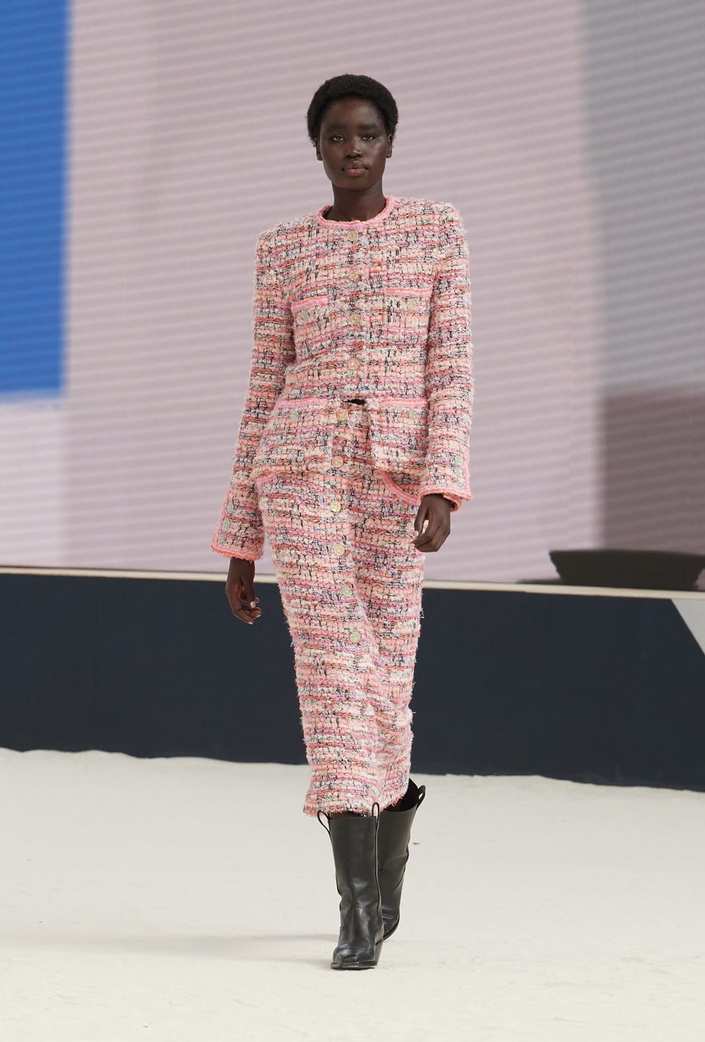 Chanel Haute Couture Outono Inverno 2022-2023 Runway revista
