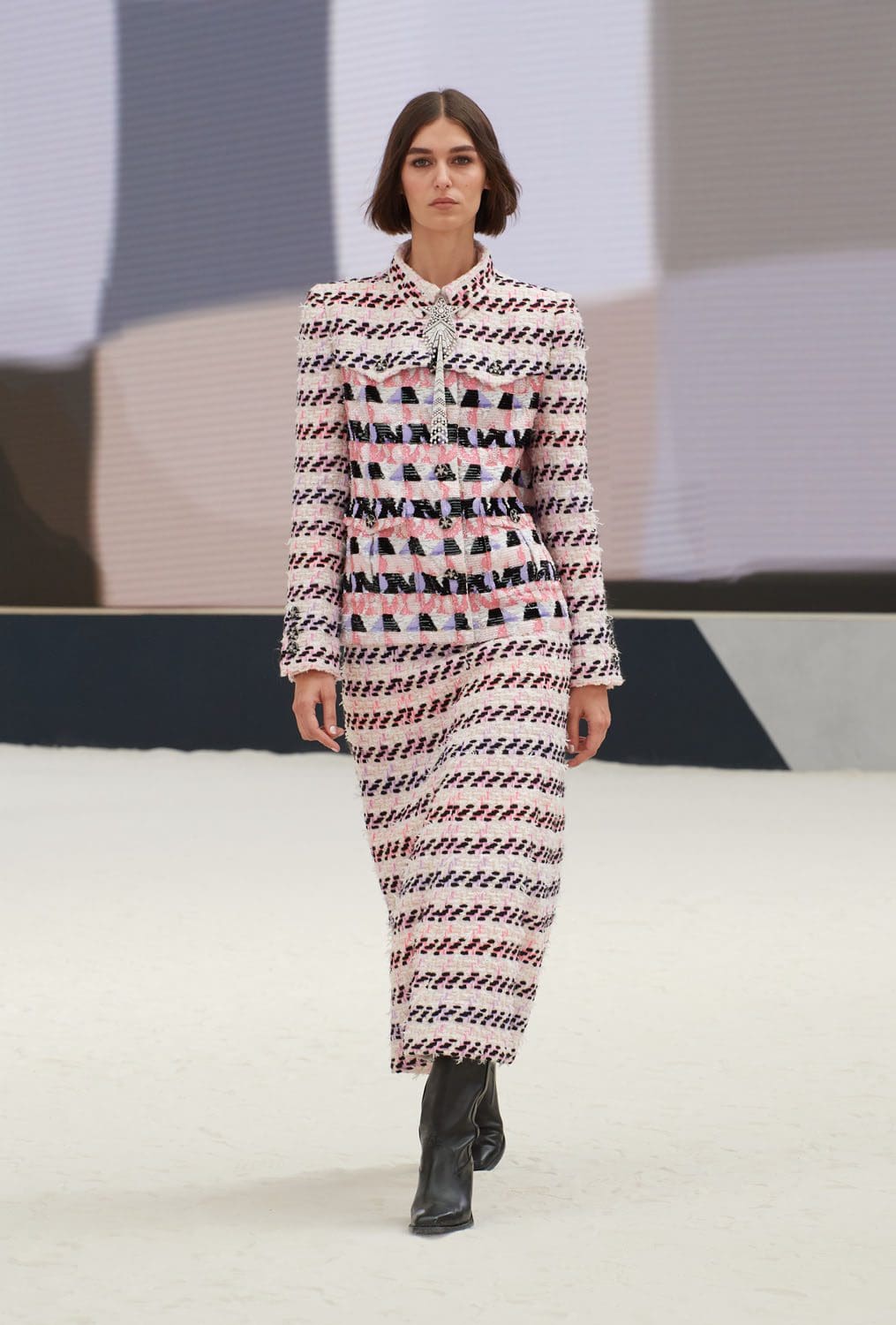 Chanel Haute Couture Outono Inverno 2022-2023 Runway revista