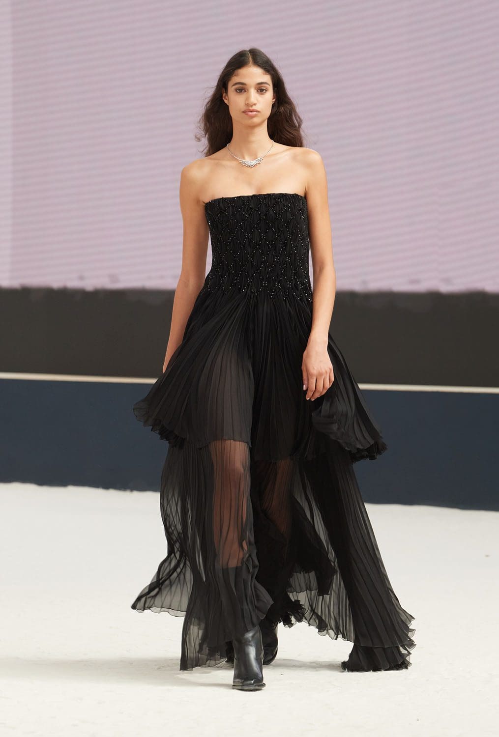 Chanel Haute Couture Outono Inverno 2022-2023 Runway revista