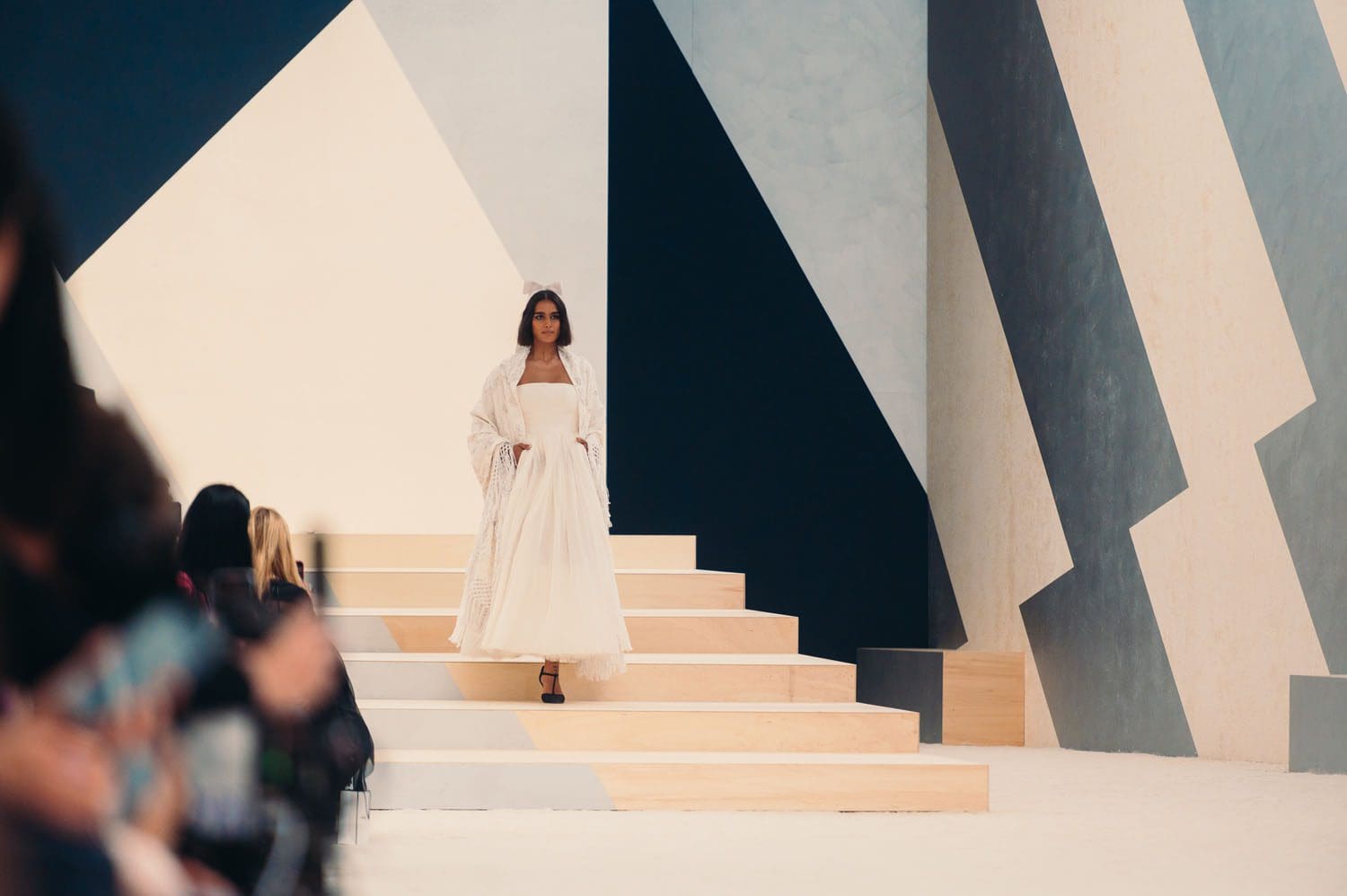 Chanel Haute Couture Outono Inverno 2022-2023 Runway revista