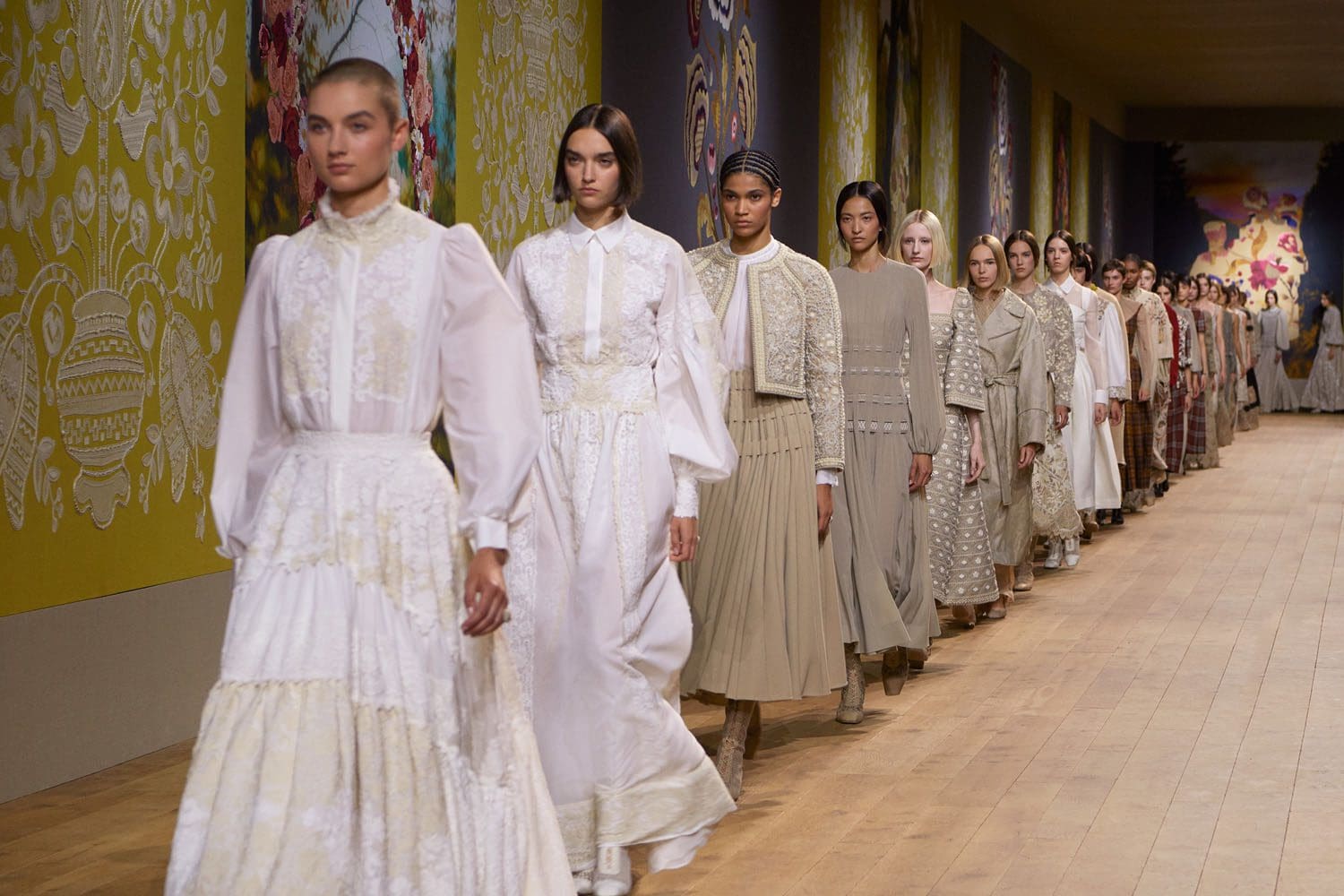 Dior Alta Costura Otoño 2022-2023 Runway Revista