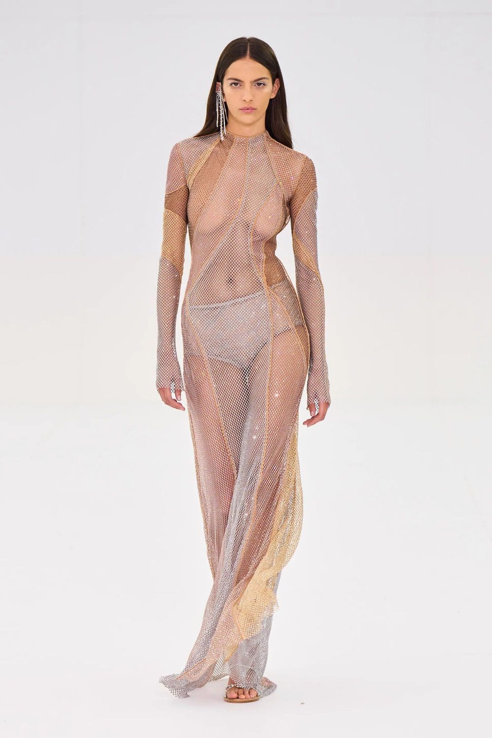Fendi 2022-2023 秋冬高级时装 Runway 杂志