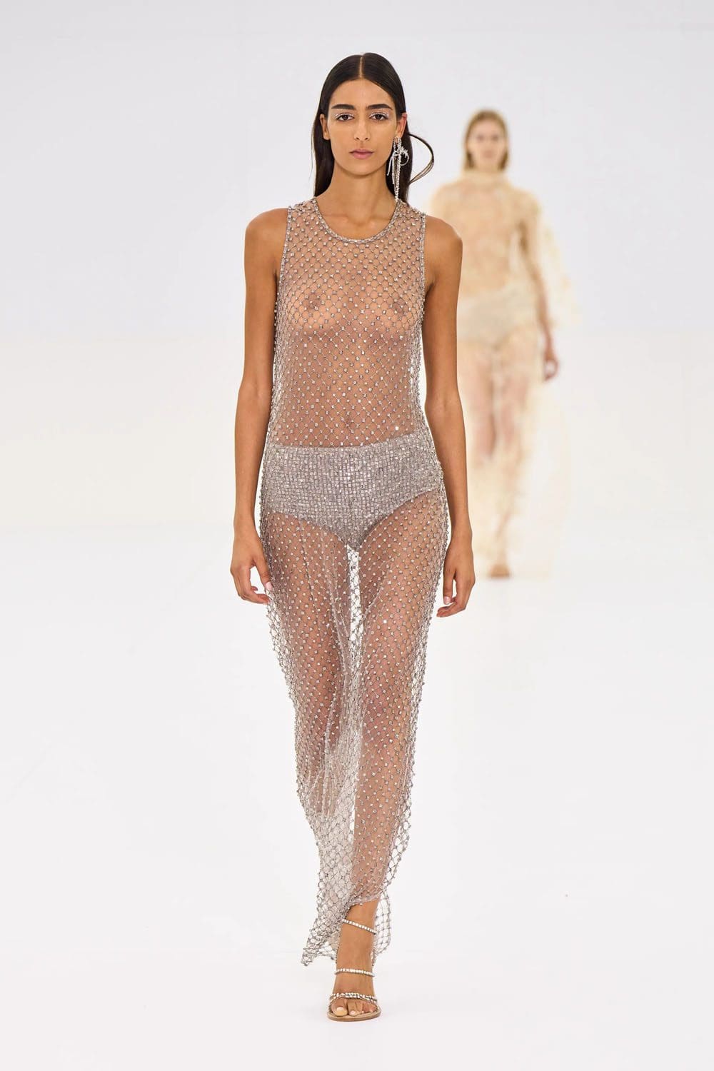 Fendi 2022-2023 秋冬高级时装 Runway 杂志