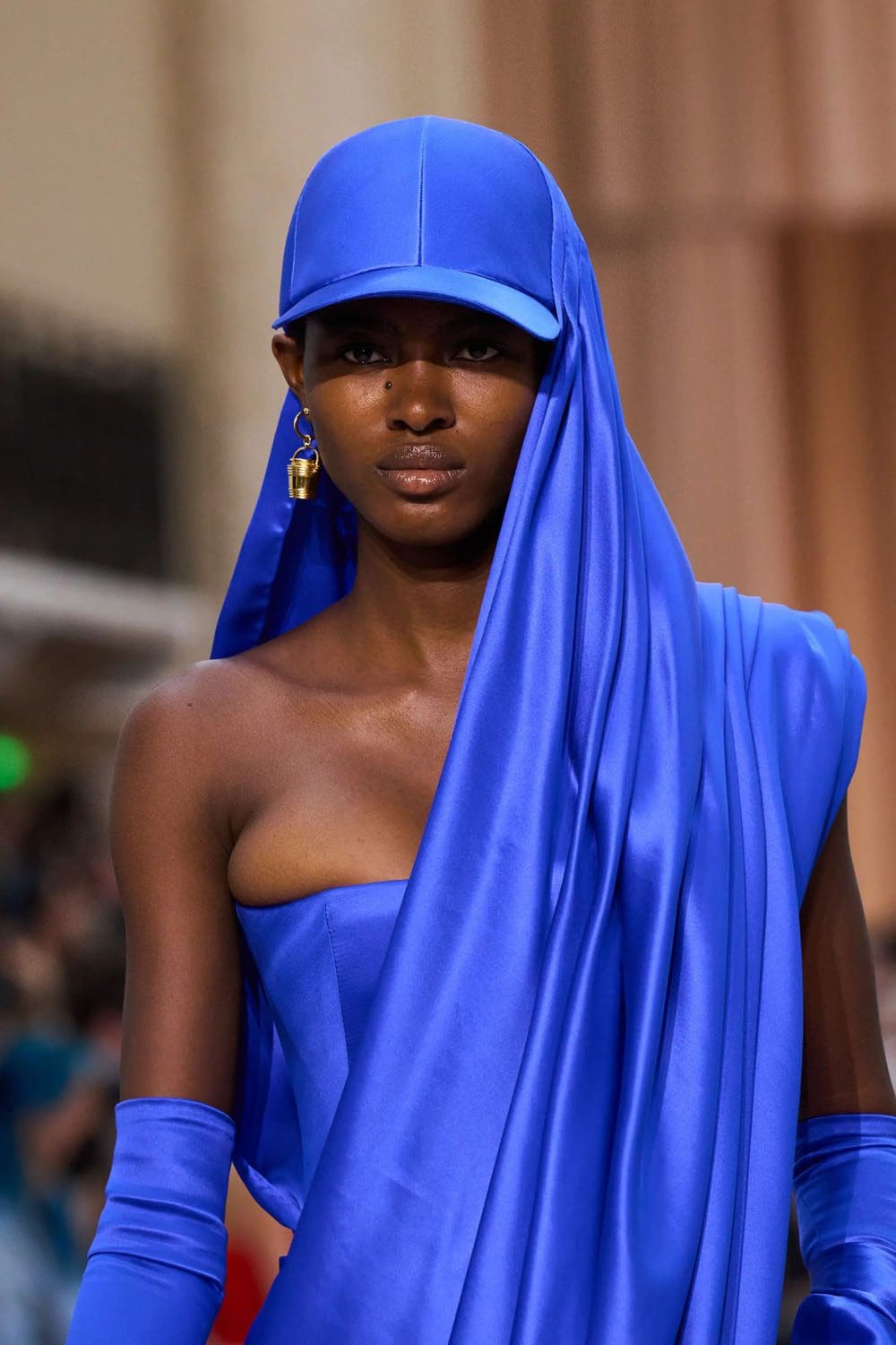 Jean Paul Gaultier de Olivier Rousteing Outono inverno 2022-2023 Runway revista