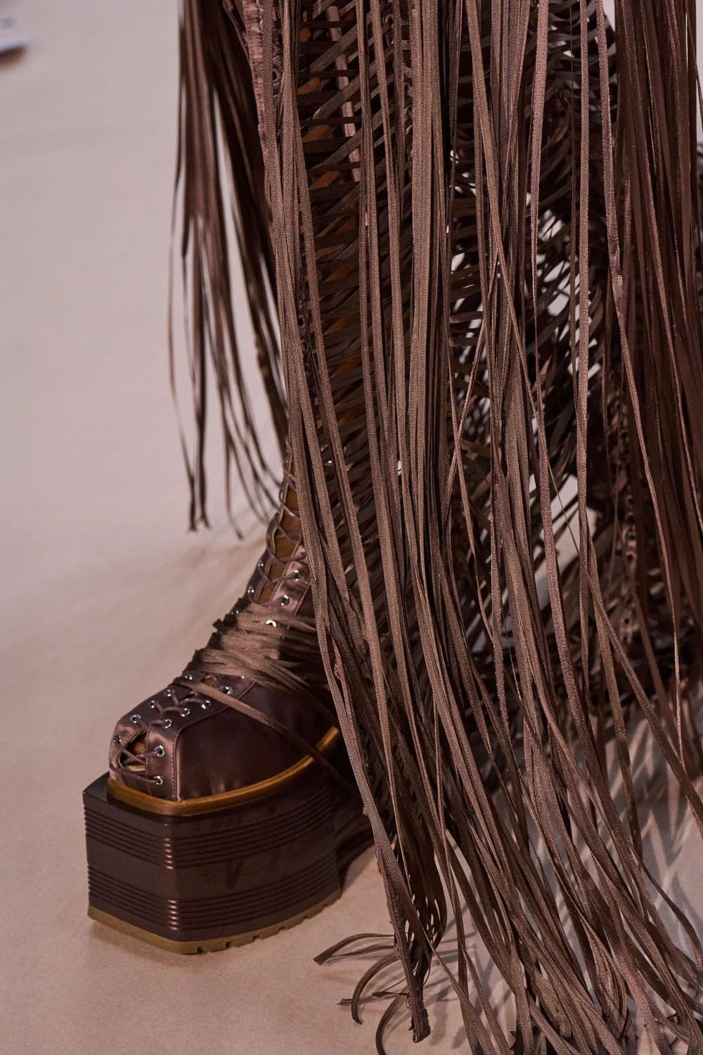 Jean Paul Gaultier de Olivier Rousteing Outono inverno 2022-2023 Runway revista