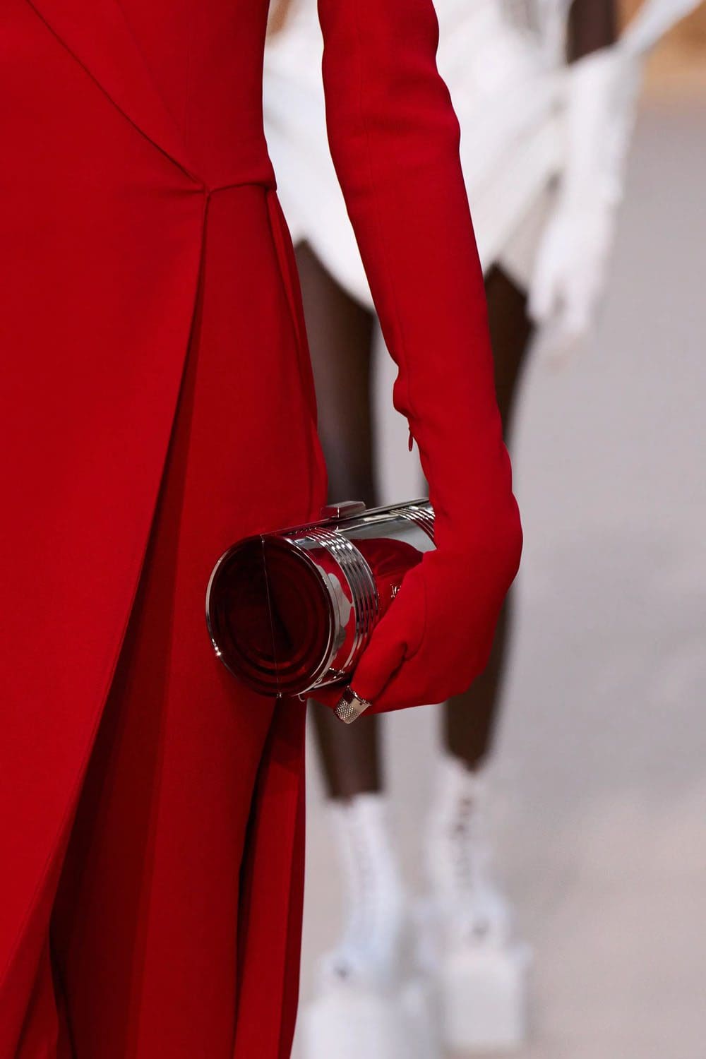 Jean Paul Gaultier de Olivier Rousteing Outono inverno 2022-2023 Runway revista