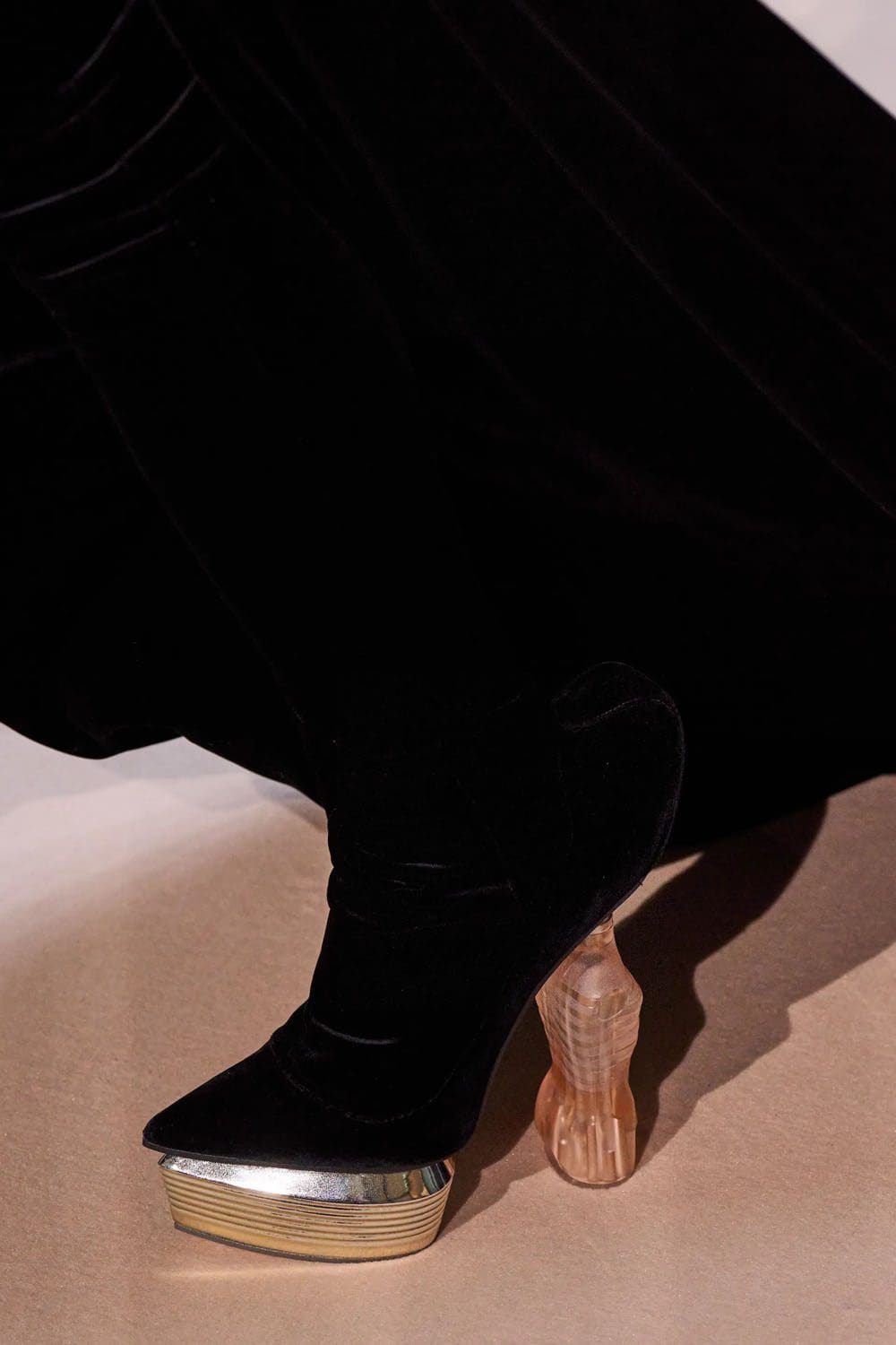 Jean Paul Gaultier de Olivier Rousteing Outono inverno 2022-2023 Runway revista