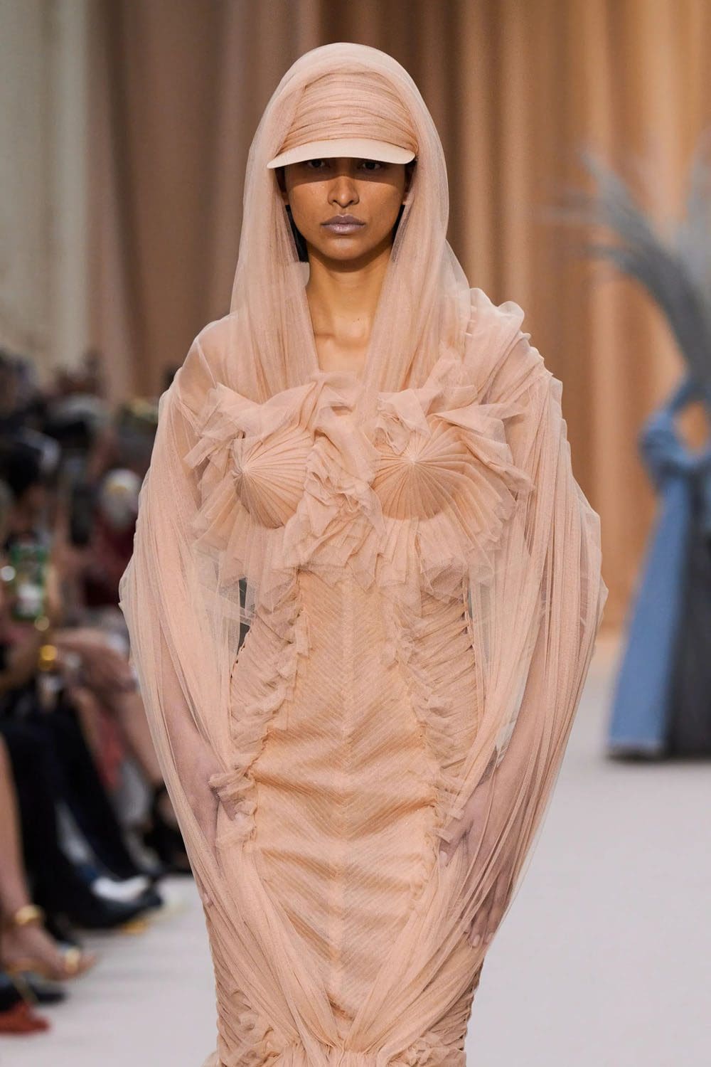 Jean Paul Gaultier de Olivier Rousteing Outono inverno 2022-2023 Runway revista