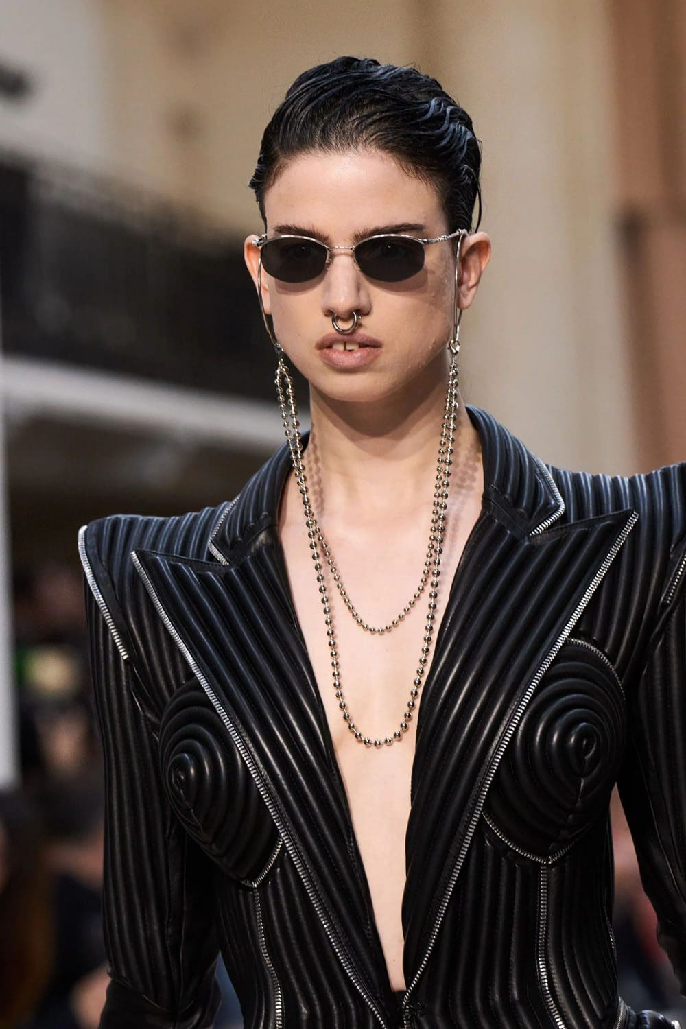 Jean Paul Gaultier de Olivier Rousteing Outono inverno 2022-2023 Runway revista