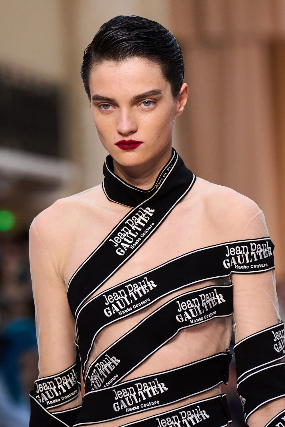 Jean Paul Gaultier de Olivier Rousteing Outono inverno 2022-2023 Runway revista