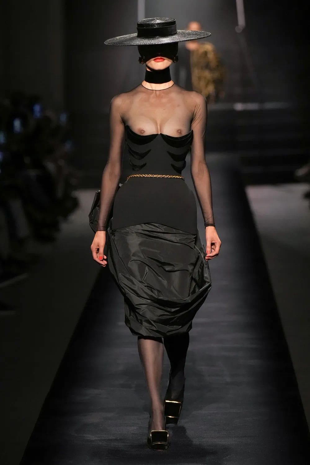 Schiaparelli Alta Costura Otoño 2022-2023 Runway Revista