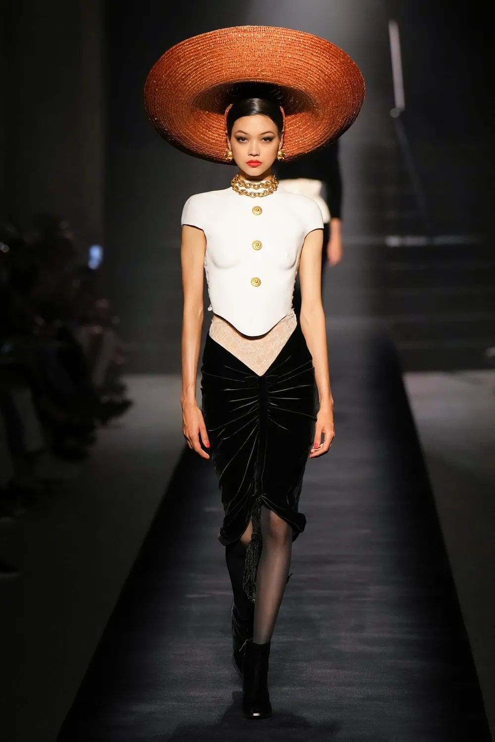 Schiaparelli Alta Costura Otoño 2022-2023 Runway Revista