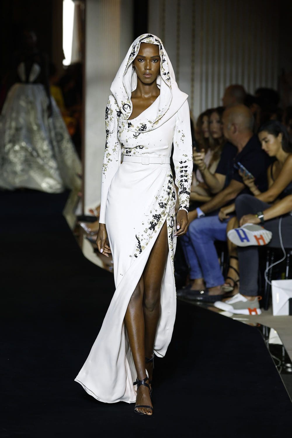 Zuhair Murad Haute Couture Осень 2022-2023 Runway Журнал